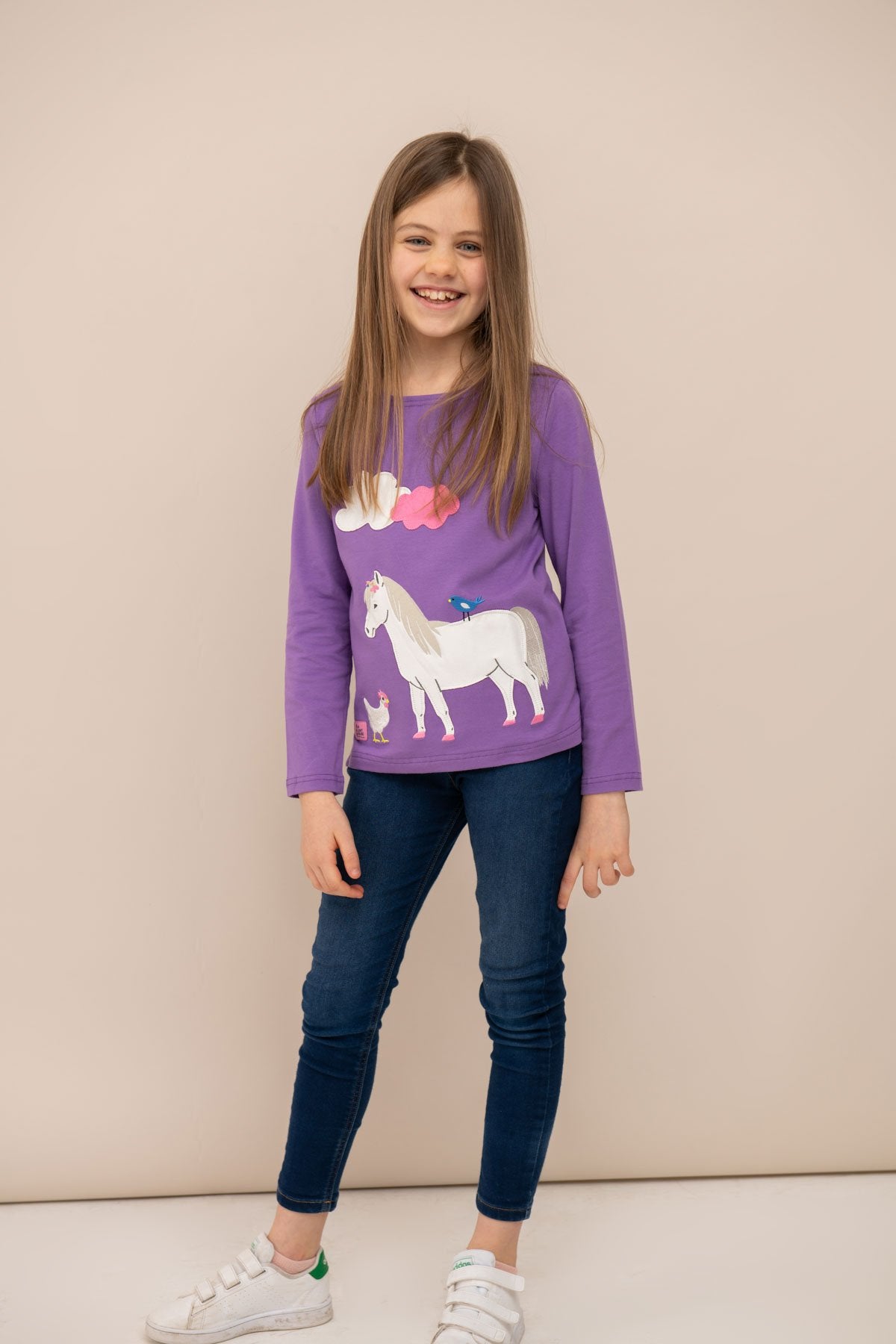 CAUSEWAY TOP- PONY APPLIQUE